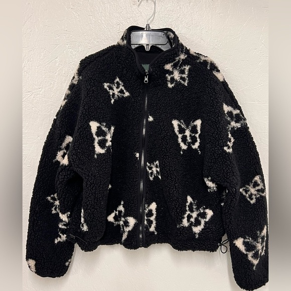 WILD Fable Women’s Fuzzy Sherpa Jacket - Picture 3 of 11